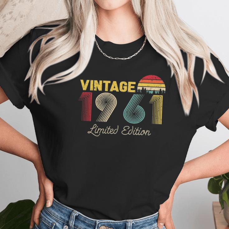 Vintage Limited Edition 1961 Funny 60Th Birthday Vintage Women T-Shirt Gifts for Women