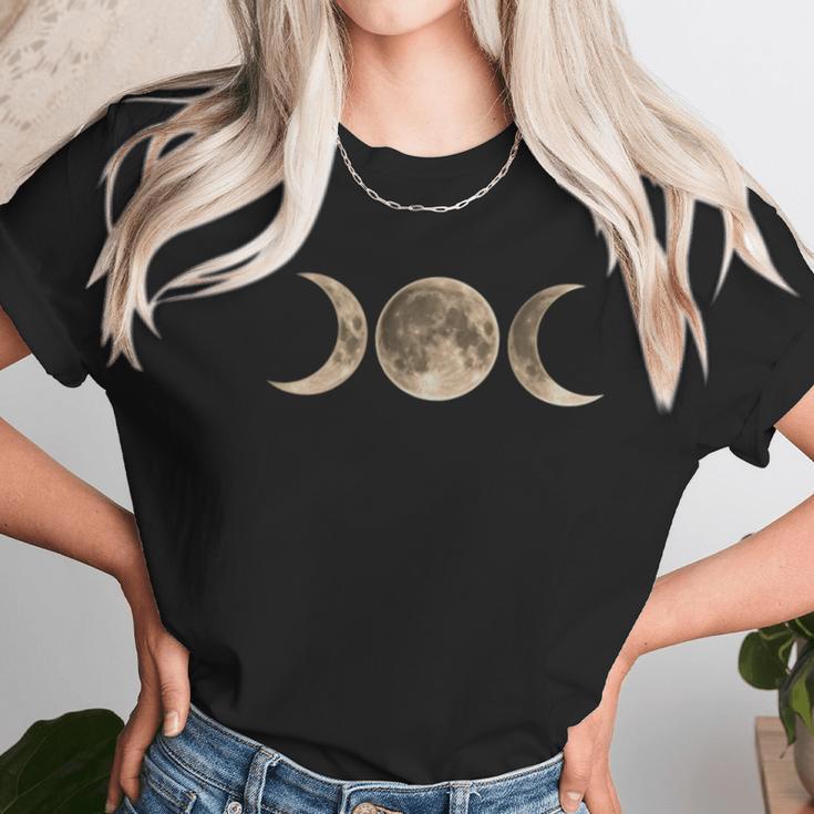 Wicca Moon - Triple Moon - Goddess Symbol T-Shirt Women T-Shirt Gifts for Women