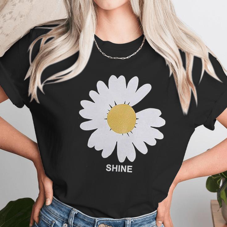 Yikeyo Daisy Shine Women T-Shirt Gifts for Women