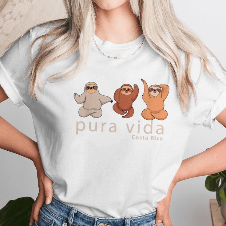 Costa Rica Sloths Souvenir Pura Vida Shirt Women T-Shirt Gifts for Women