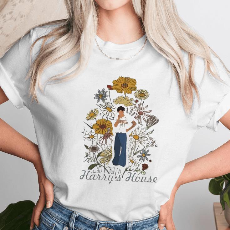 Floral Harrys House Art Gift Women T-Shirt Gifts for Women