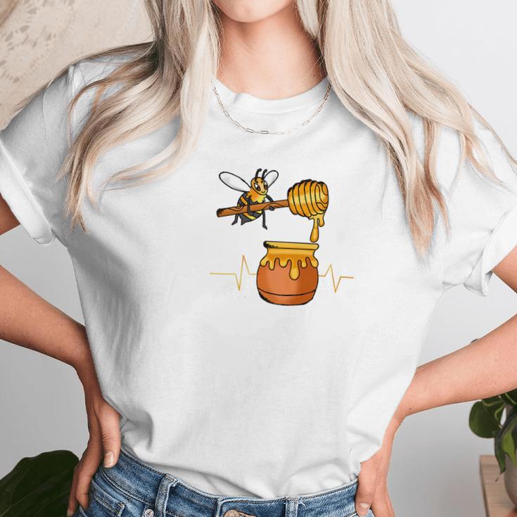 Honey Heartbea Lover Loves Honey Bees Women T-Shirt Gifts for Women