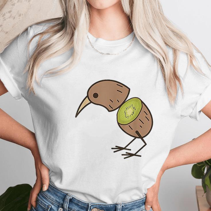 Kiwi Bird Cute Fruitarian Fowls Women T-Shirt Gifts for Women