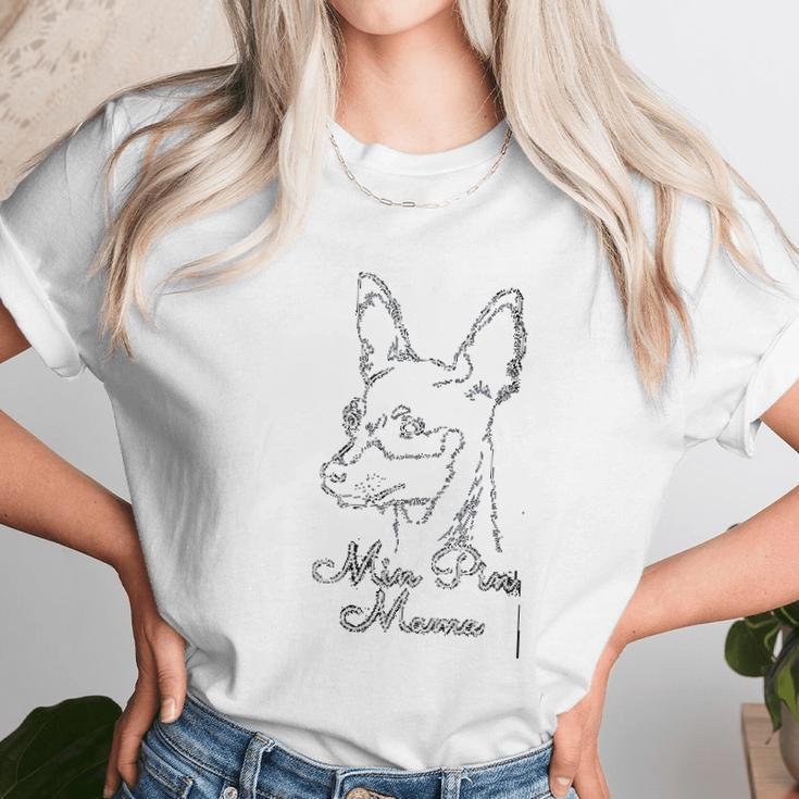 Min Pin Mama Dog Owner Miniature Pinscher Women T-Shirt Gifts for Women