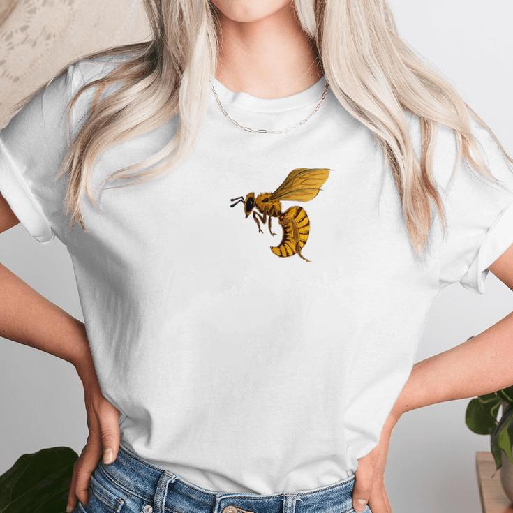 Paper Wasp Bee Women T-Shirt Gifts for Women