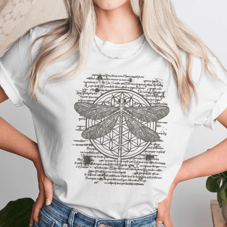 Spiritual Dragonfly Yoga Design Leonardo Da Vinci Vintage Women T-Shirt Gifts for Women