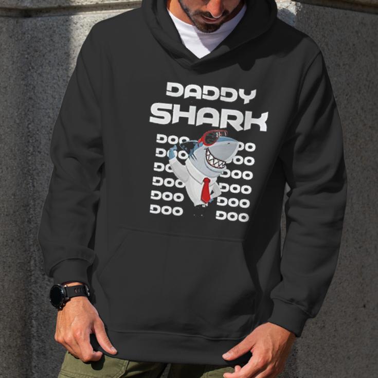 Daddy Shark Cool Dad Dad Birthday Gifts Men Hoodie