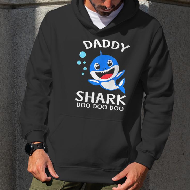 Daddy Shark Doo Doo Funny Fathers Day Gift Men Hoodie