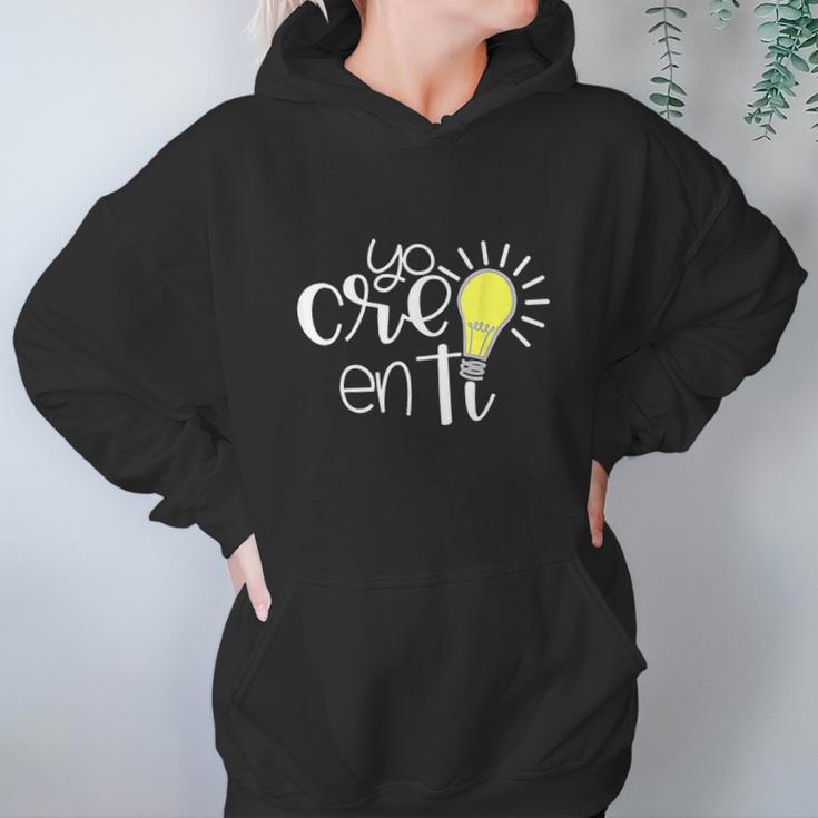 Yo Creo En Ti Lightbulb Spanish Teacher Women Hoodie Gifts for Her