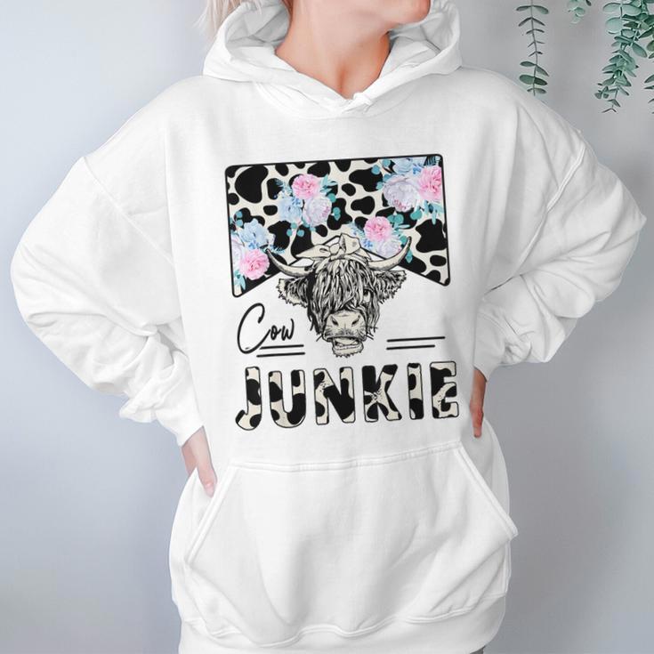 Retro Cow Junkie Highland Cow Floral Western Country Cowgirl Women Hoodie Gifts for Her