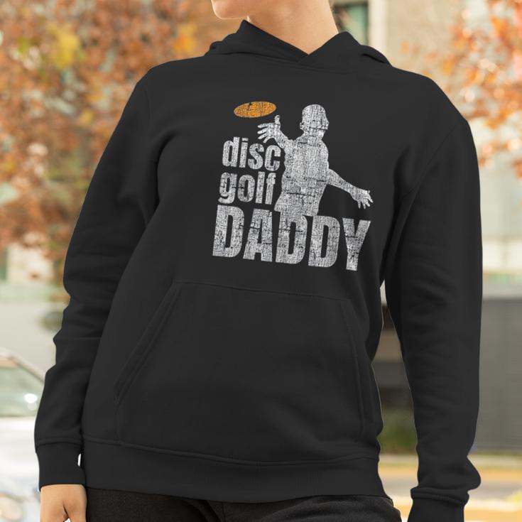 Retro Vintage Daddy Disc Golf Gift For Him Frisbee Frolf Dad Women Hoodie Gifts for Women