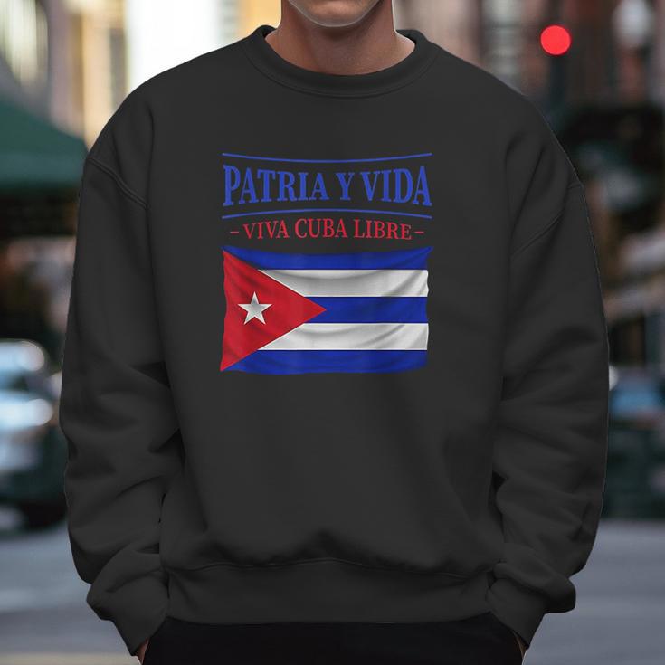 Patria Y Vida Vintage Flag For Cuba Lover Men Sweatshirt