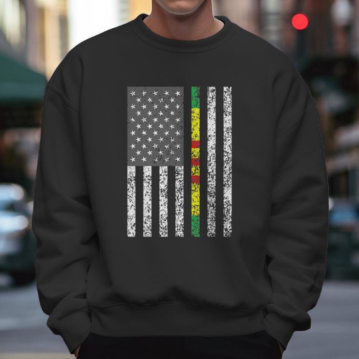 Vietnam Veteran Us Flag Vietnam Service Ribbon Graphic Design Printed Casual Daily Basic Men Sweatshirt