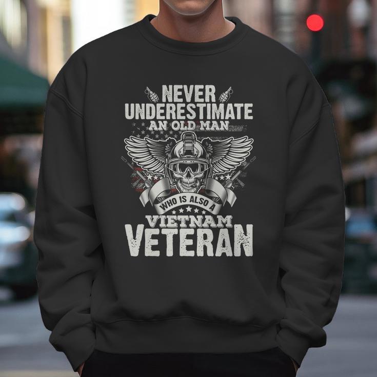 Vintage Us Flag Vietnam Veteran Fathers Day Grandfather Gift Graphic Design Printed Casual Daily Basic Men Sweatshirt