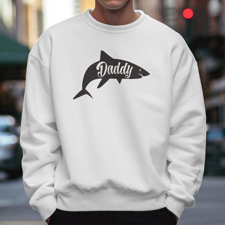 Daddy Shark Cute Funny Family Cool Best Dad Vacation Men Sweatshirt