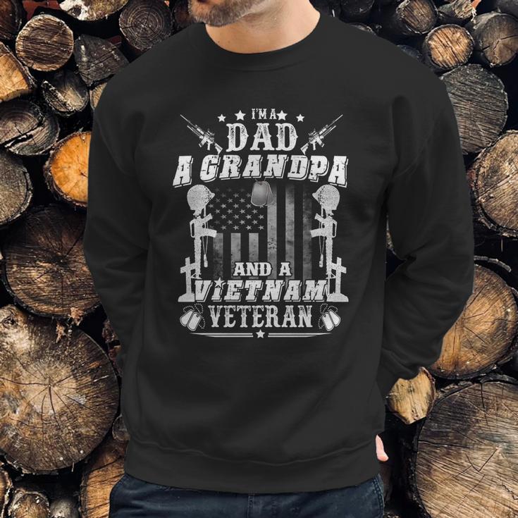 Im A Dad A Grandpa And Vietnam Veteran Graphic Design Printed Casual Daily Basic Men Sweatshirt