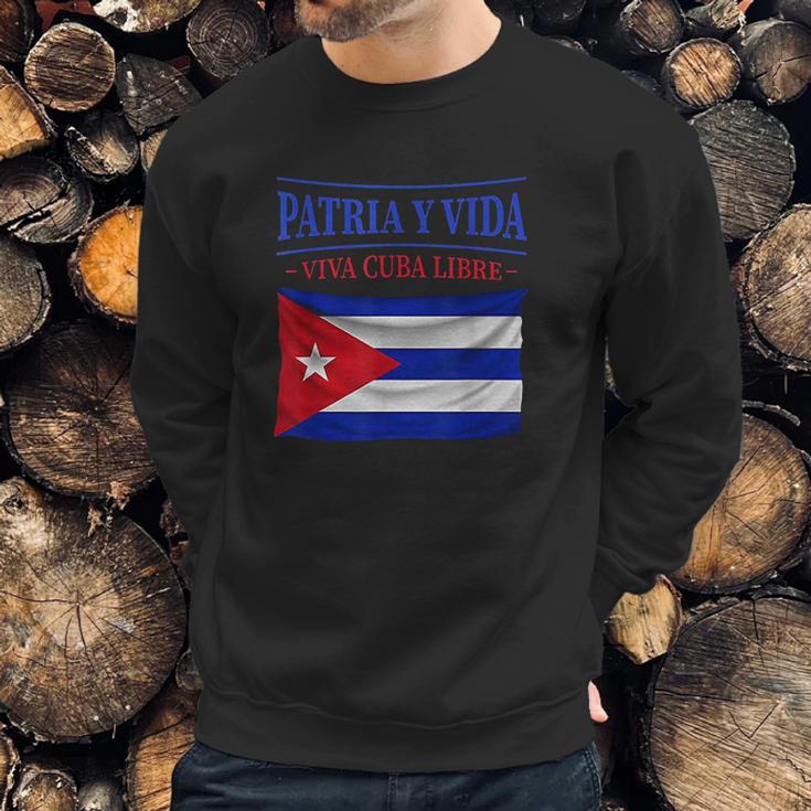 Patria Y Vida Vintage Flag For Cuba Lover Men Sweatshirt