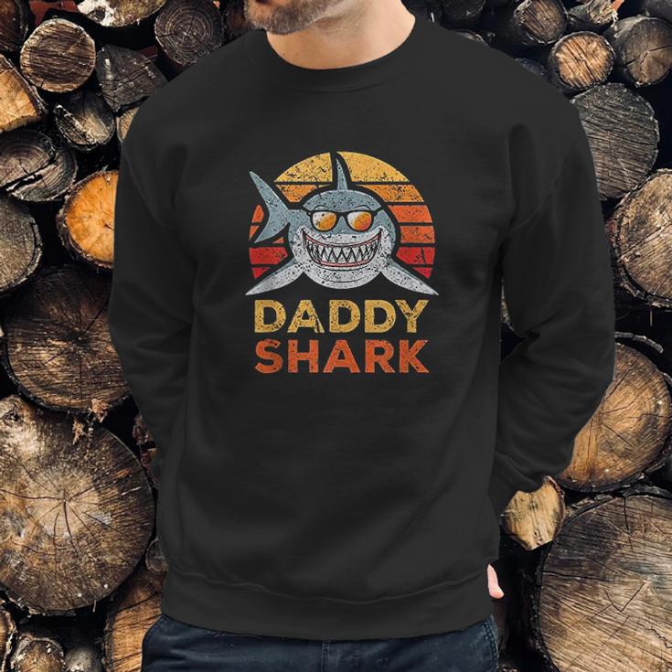 Retro Daddy Shark Design Funny Fathers Day Gift Dad Men Sweatshirt