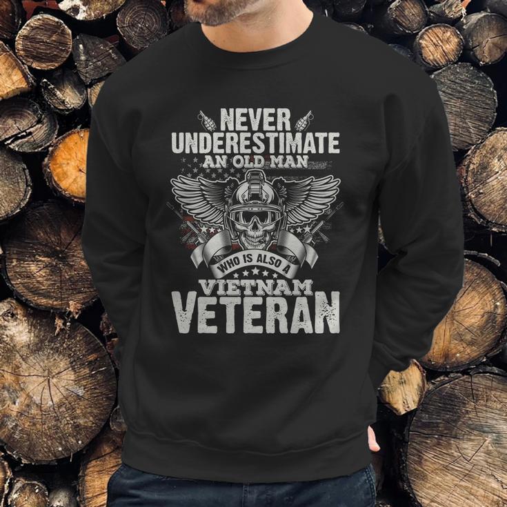 Vintage Us Flag Vietnam Veteran Fathers Day Grandfather Gift Graphic Design Printed Casual Daily Basic Men Sweatshirt