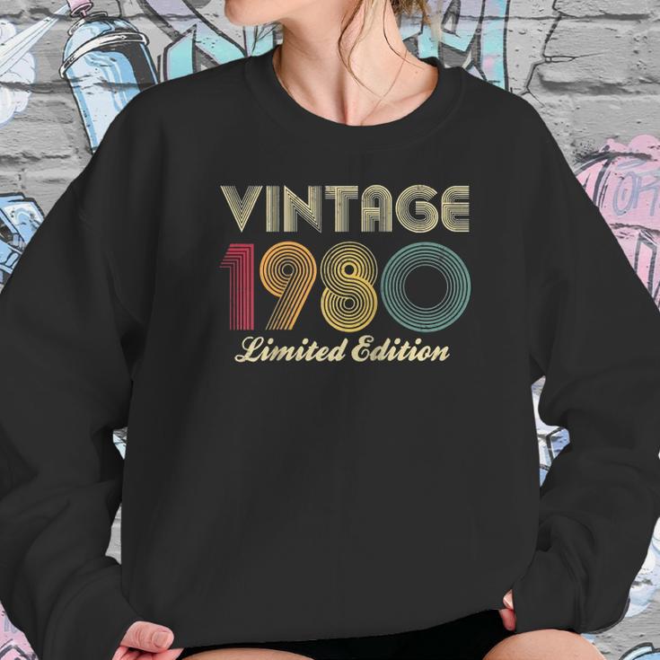 1980 40Th Birthday Gift Vintage Limited Edition Men Women Raglan Baseball Tee Women Sweatshirt Gifts for Her