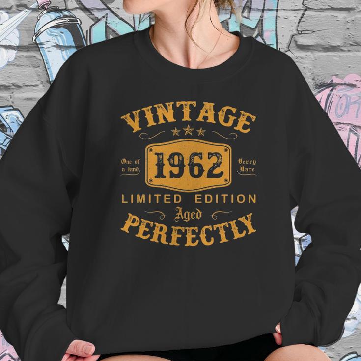 60 Years Old Birthday Gifts Vintage 1962 60Th Birthday Gifts Women Sweatshirt Gifts for Her