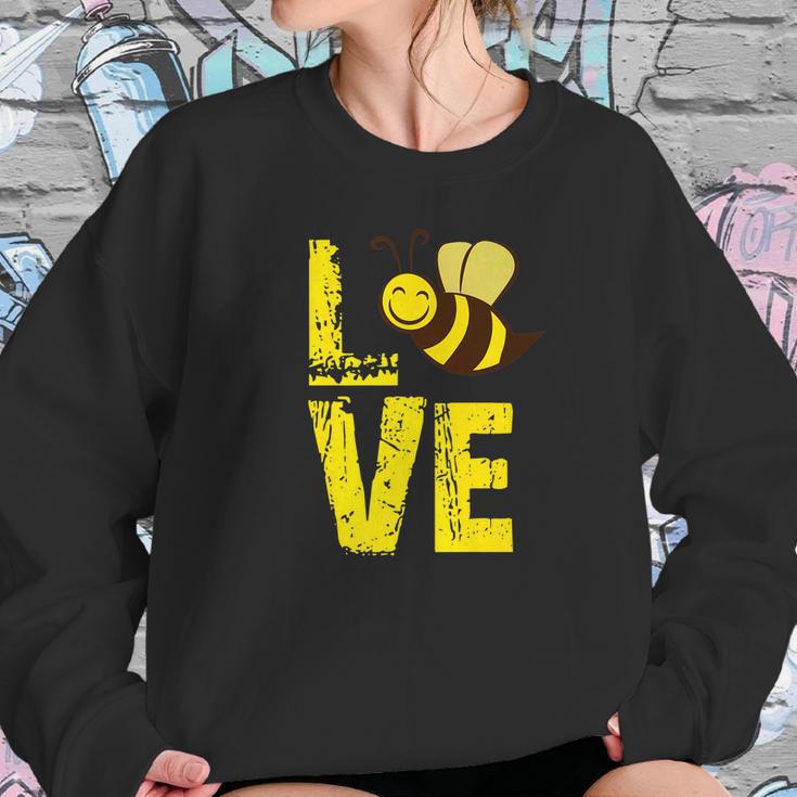 Love Bees Whisperer Beekeeper Honey Pollen Gifts 2 Women Sweatshirt Gifts for Her