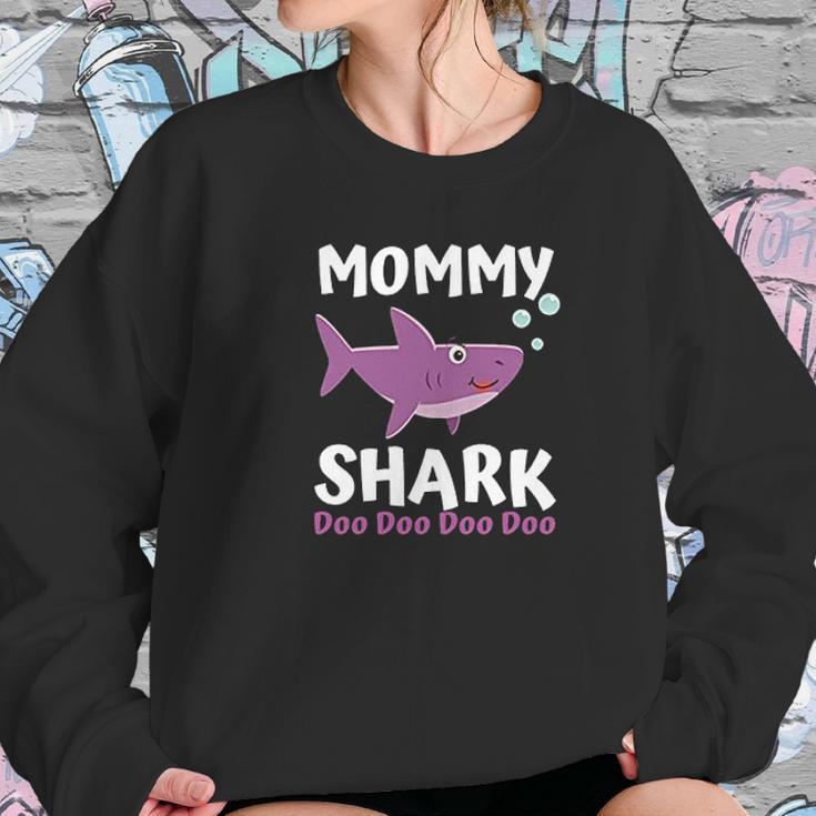 Mommy Shark Doo Doo Matching Family Shark Women Sweatshirt Gifts for Her