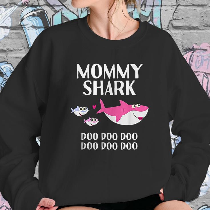 Mommy Shark Doo Doo Mommy Shark Mothers Day Gift Women Sweatshirt Gifts for Her