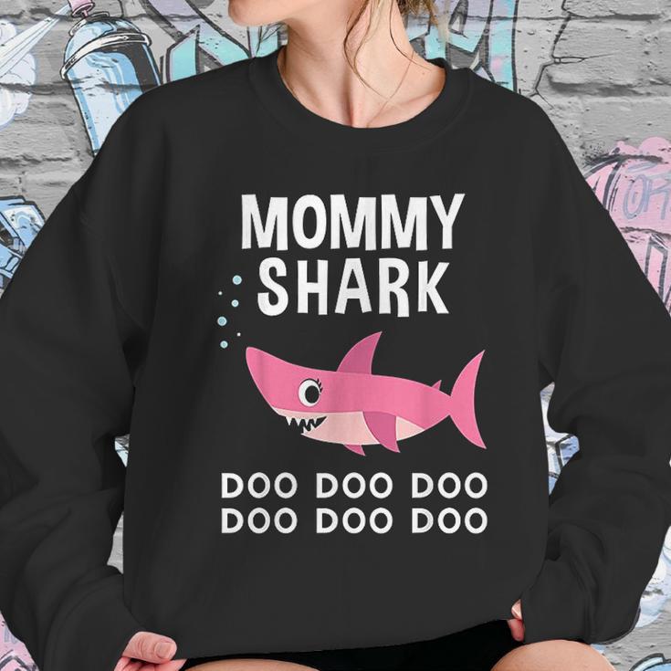 Mommy Shark Doo Doo Mothers Day Mommy Shark Women Sweatshirt Gifts for Her