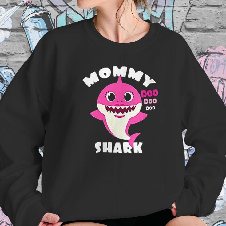 Mommy Shark Gift Cute Baby Shark Women Sweatshirt Gifts for Her