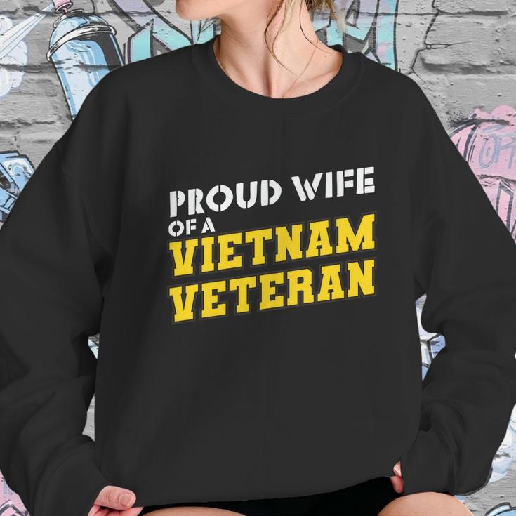 Proud Wife Of A Vietnam Veteran Us Army Veteran Day Graphic Design Printed Casual Daily Basic Women Sweatshirt Gifts for Her