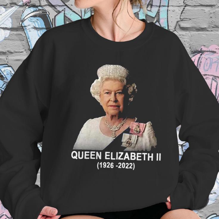 RIP Queen Elizabeth II 1926-2022 Gift Men Women T-Shirt Graphic Print Casual Unisex Tee Women Sweatshirt Gifts for Her