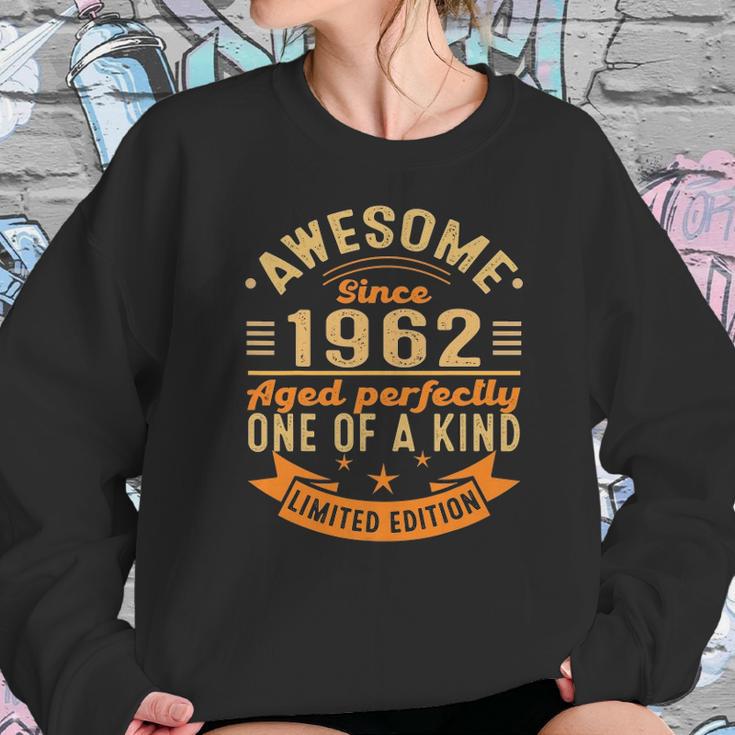 Vintage 1962 60Th Birthday For Men And Women 60 Years Old Women Sweatshirt Gifts for Her