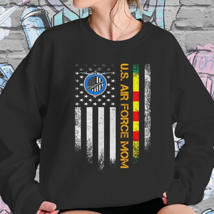 Vintage American Flag Proud Us Air Force Vietnam Veteran Mom Gift Graphic Design Printed Casual Daily Basic Women Sweatshirt Gifts for Her