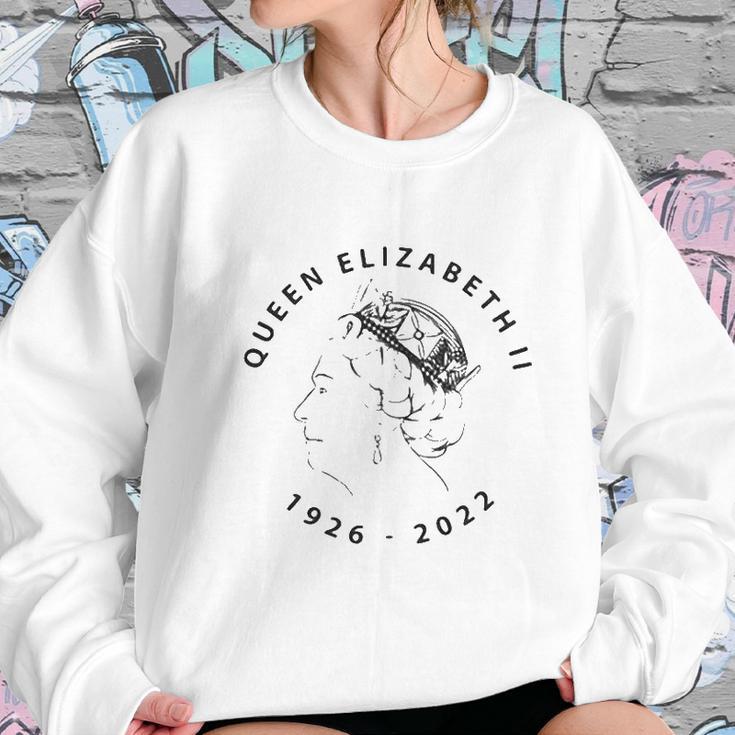 Rip Queen Elizabeth II 1926-2022 Queen Of England Since 1952 Men Women T-Shirt Graphic Print Casual Unisex Tee Women Sweatshirt Gifts for Her