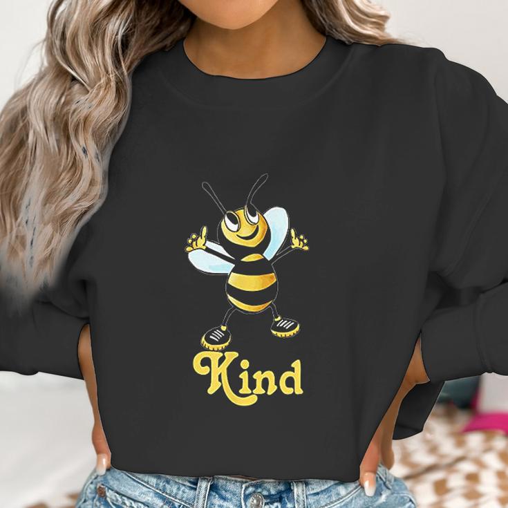 Be Kind Smiling Honey Bee Bumblebee Positive Message Women Sweatshirt Gifts for Women