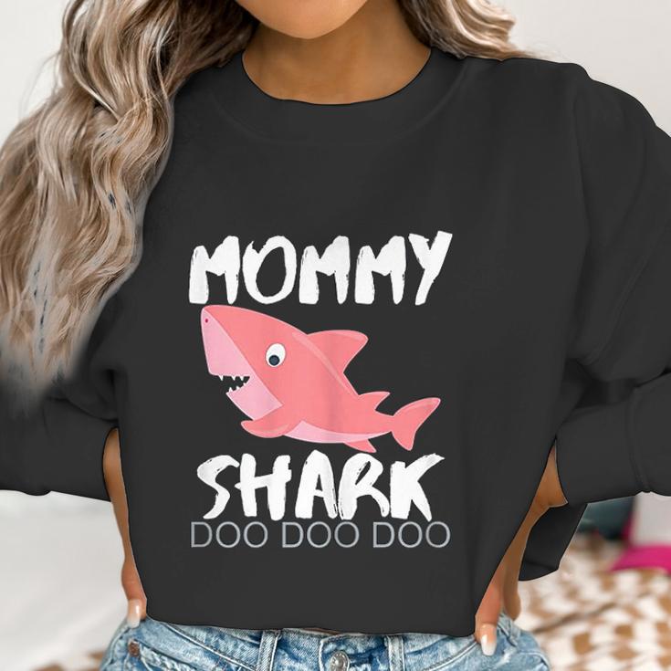 Womens Mommy Shark Mothers Day Gift For Wife Birthday Christmas Women Sweatshirt Gifts for Women