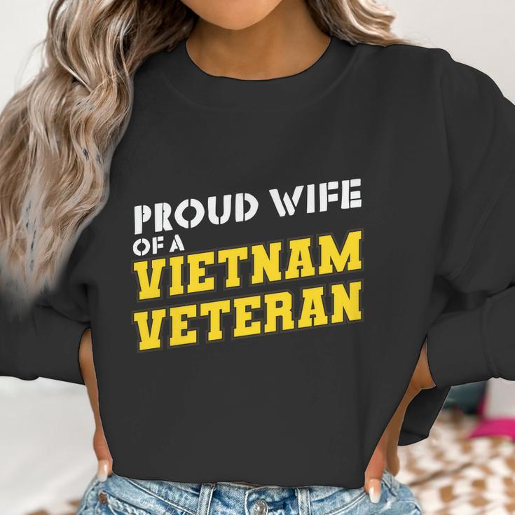 Proud Wife Of A Vietnam Veteran Us Army Veteran Day Graphic Design Printed Casual Daily Basic Women Sweatshirt Gifts for Women