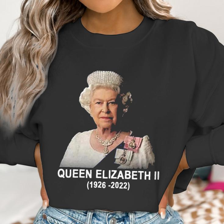 RIP Queen Elizabeth II 1926-2022 Gift Men Women T-Shirt Graphic Print Casual Unisex Tee Women Sweatshirt Gifts for Women