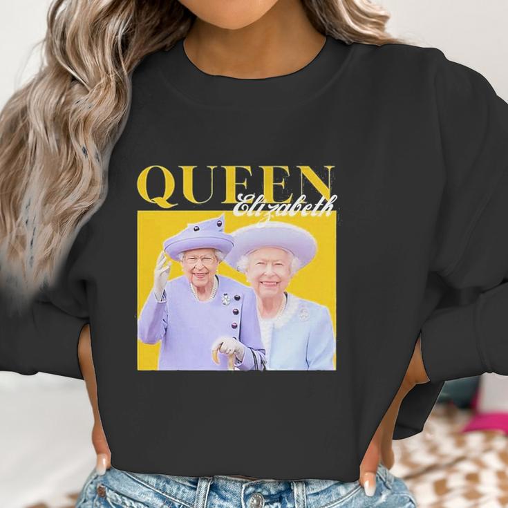 Rip Queen Elizabeth II Majesty The Queen Queen Of England Since 1952 Men Women T-Shirt Graphic Print Casual Unisex Tee Women Sweatshirt Gifts for Women