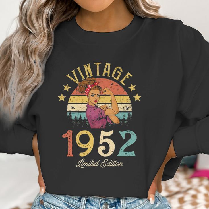 Vintage 1952 Made In 1952 70Th Birthday Women 70 Years Old Women Sweatshirt Gifts for Women