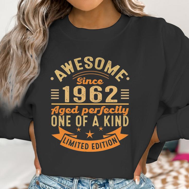 Vintage 1962 60Th Birthday For Men And Women 60 Years Old Women Sweatshirt Gifts for Women