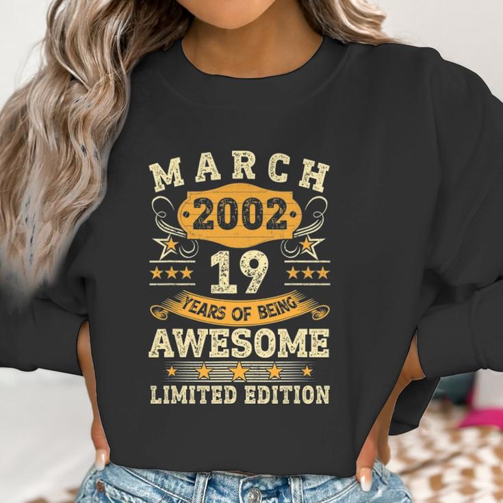 Vintage March 2002 19Th Birthday Men Women 19 Years Old Women Sweatshirt Gifts for Women