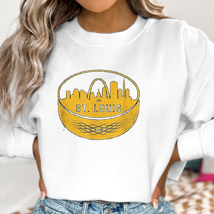 Vintage St Louis Missouri Cityscape Hockey Retro Women Sweatshirt Gifts for Women