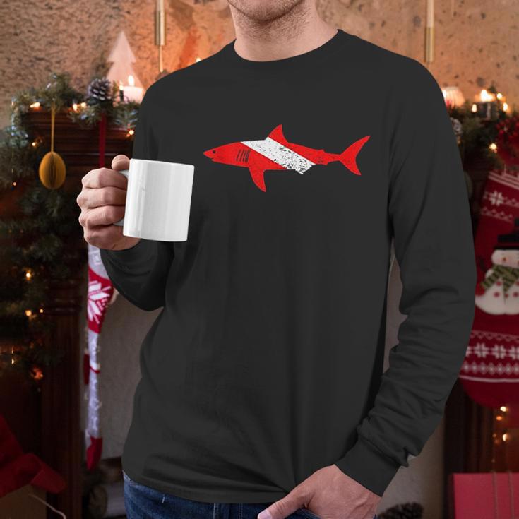 Vintage Shark Scuba Dive Diver Down Flag Emoji Men Long Sleeve Tshirt