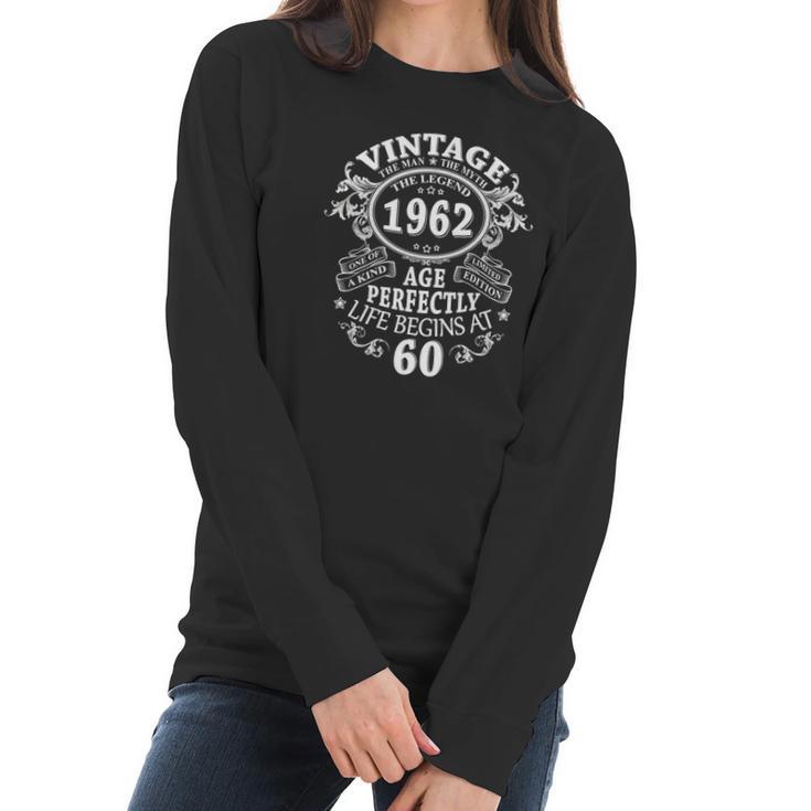 Mens Vintage 1962 The Man Myth Legend 60 Years Old Birthday Gifts Women Long Sleeve Tshirt