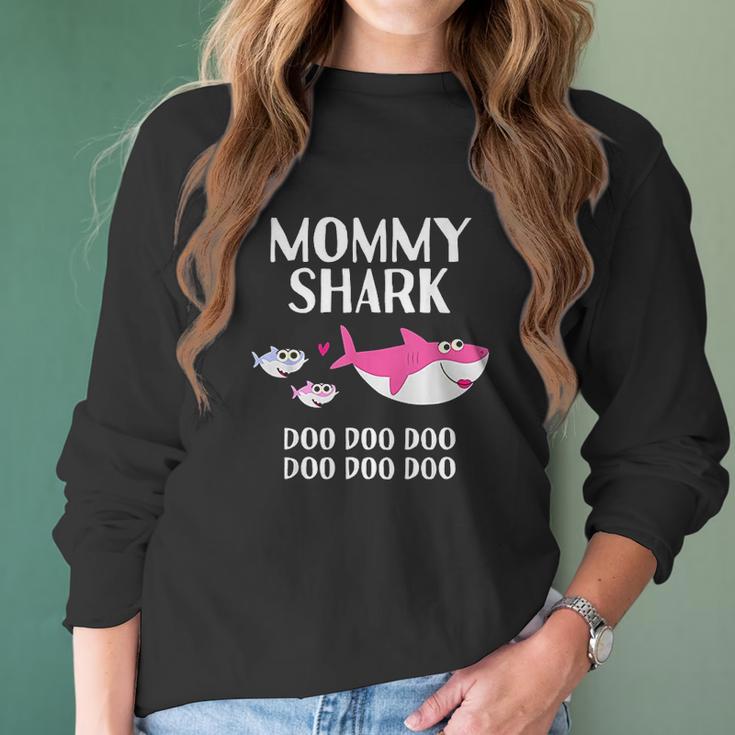 Mommy Shark Doo Doo Mommy Shark Mothers Day Gift Women Long Sleeve Tshirt