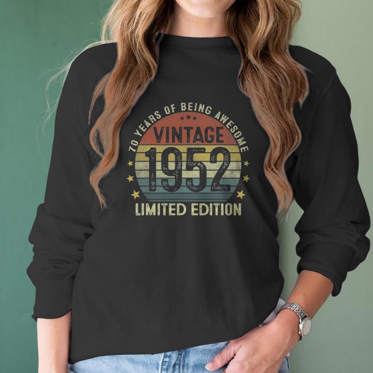 Vintage 1952 70 Years Old Gifts 70Th Birthday Gifts For Men Women Long Sleeve Tshirt