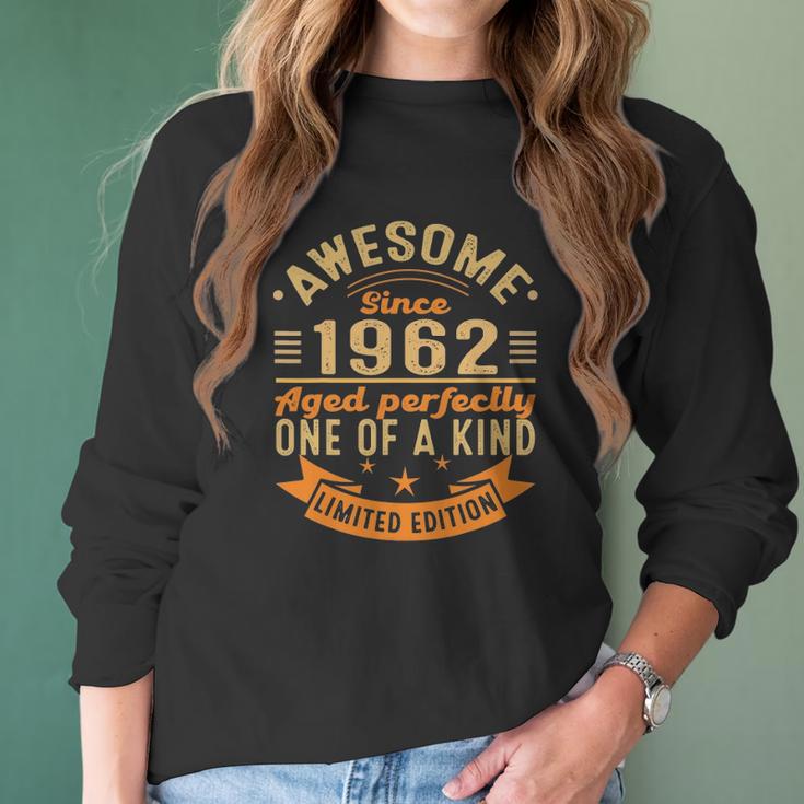 Vintage 1962 60Th Birthday For Men And Women 60 Years Old Women Long Sleeve Tshirt