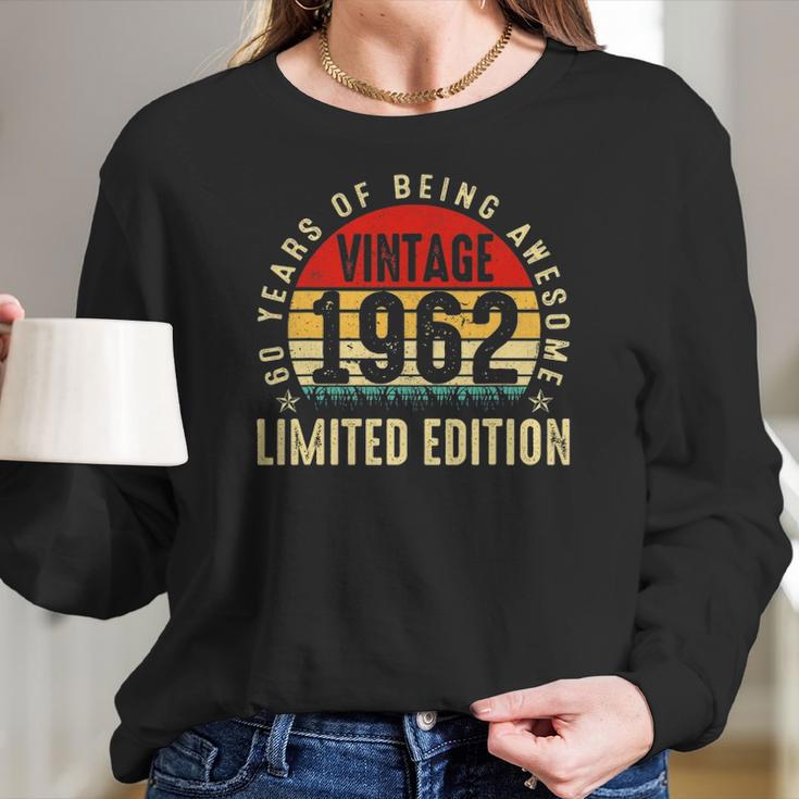 60 Years Old Awesome Vintage 1962 Retro 60Th Birthday Party Women Long Sleeve Tshirt